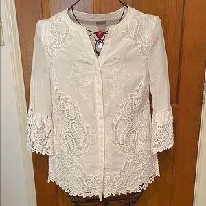 🍄🍄🍄BOGOHO 🍄🍄🍄Chico’s Elegant White Lace Women's Top-Small